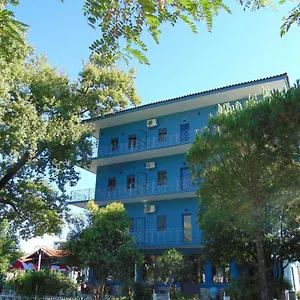 Hotel Mondo, Gjirokastër