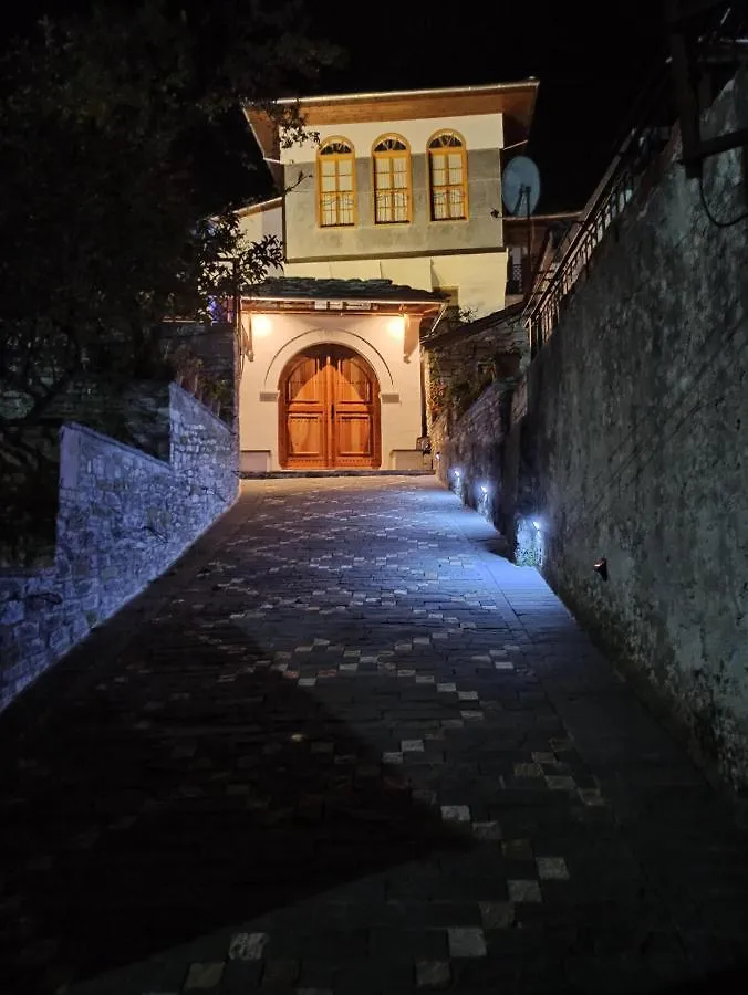 Hotel Praga Gjirokastër 3*,  Albanië