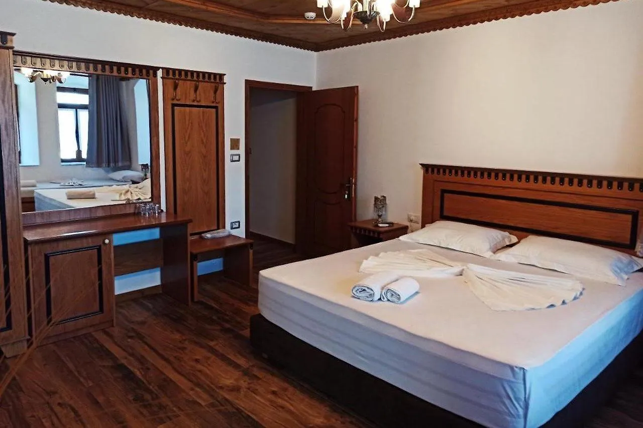 ***  Hotel Praga Gjirokastër Albanië